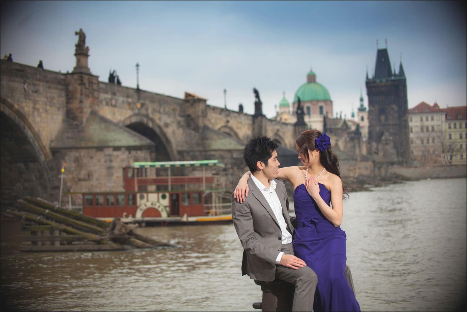 Prague pre wedding / Winona & Erik / portraits near the Charles Bridge