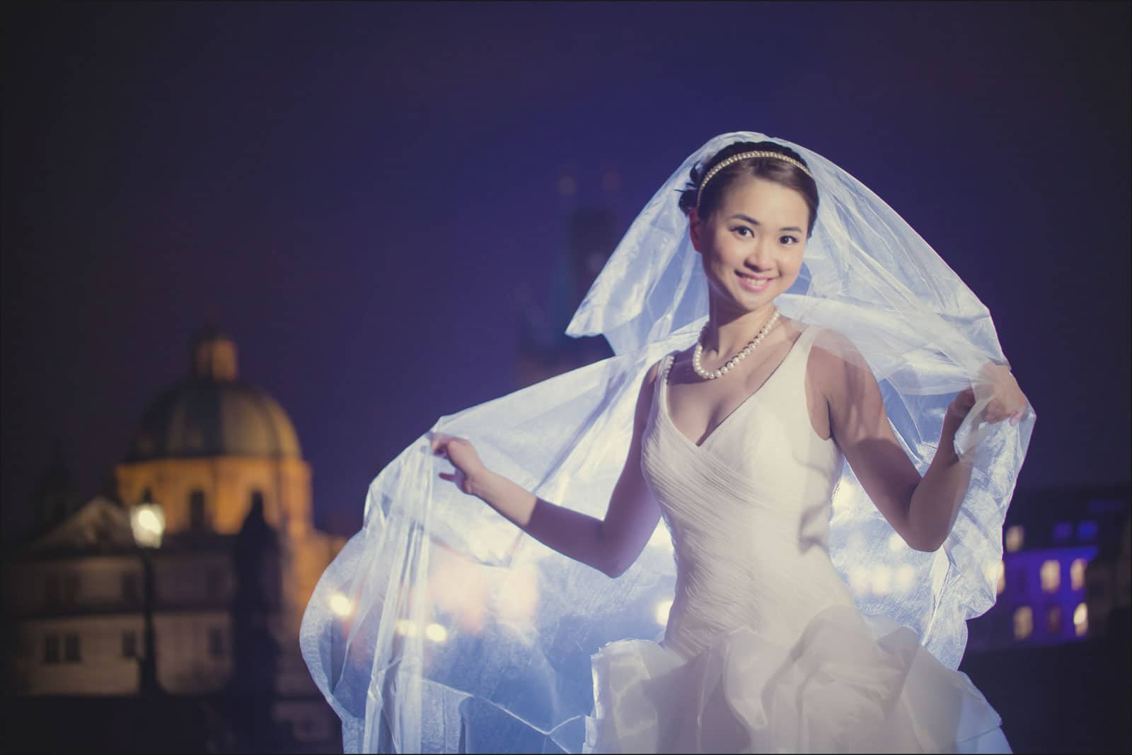 Prague pre wedding / Winona & Erik / portraits at the Charles Bridge