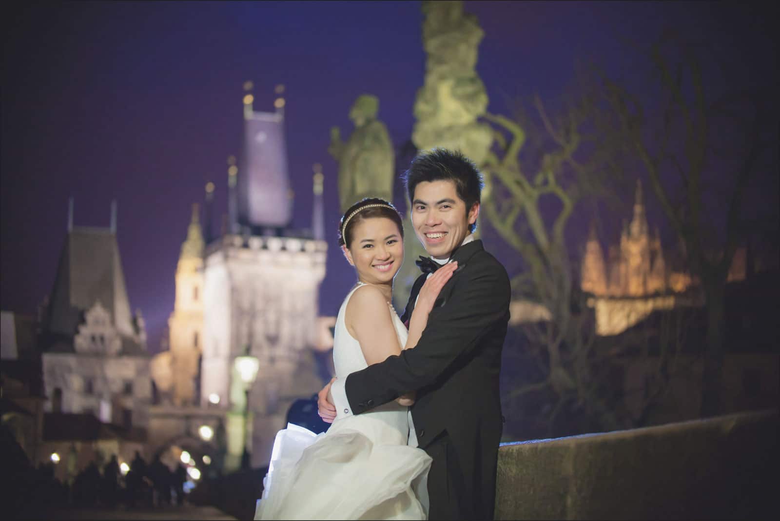 Prague pre wedding / Winona & Erik / portraits at the Charles Bridge