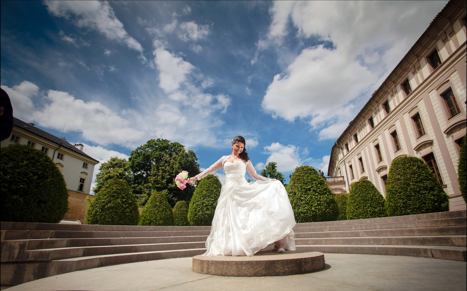 Prague weddings / L&M / wedding day photos