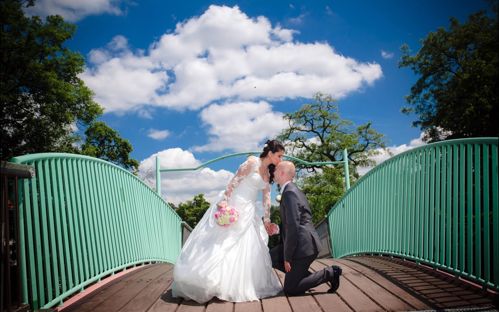 Prague weddings / L&M / wedding day photos