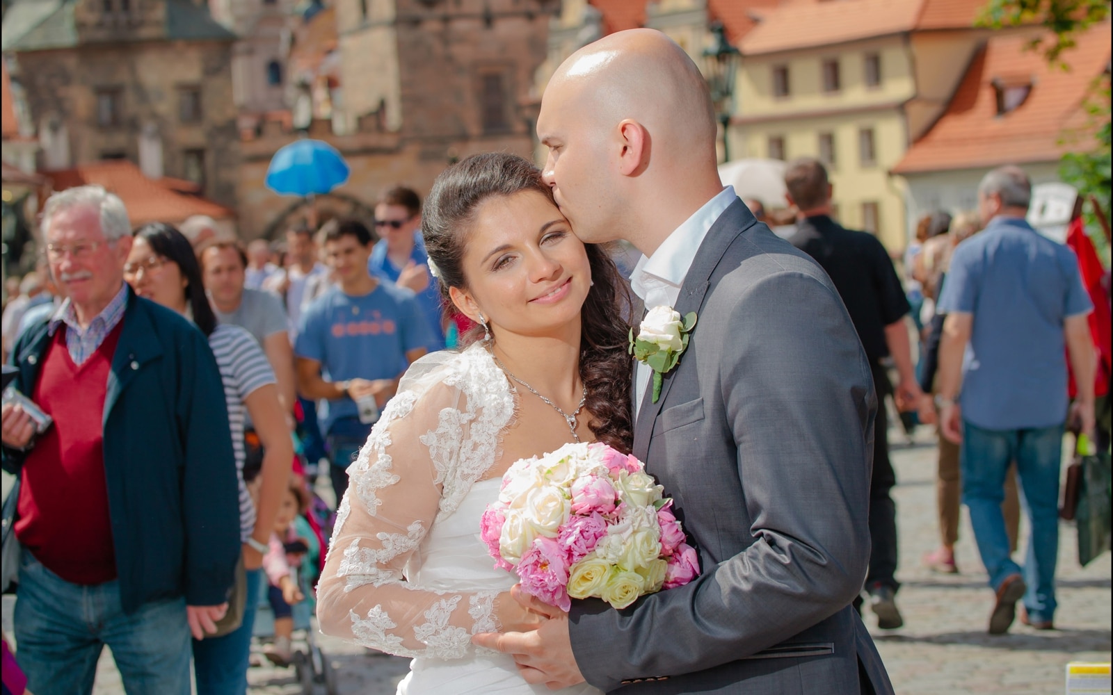 Prague weddings / L&M / wedding day photos