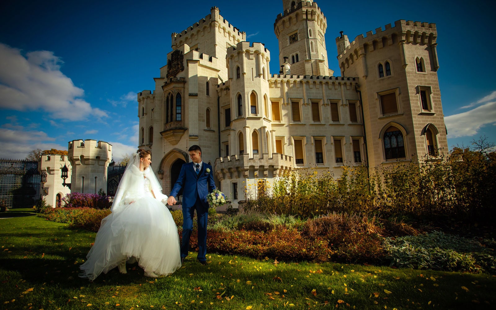 Castle Hluboka nad Vltavou weddings / O & A / wedding photography