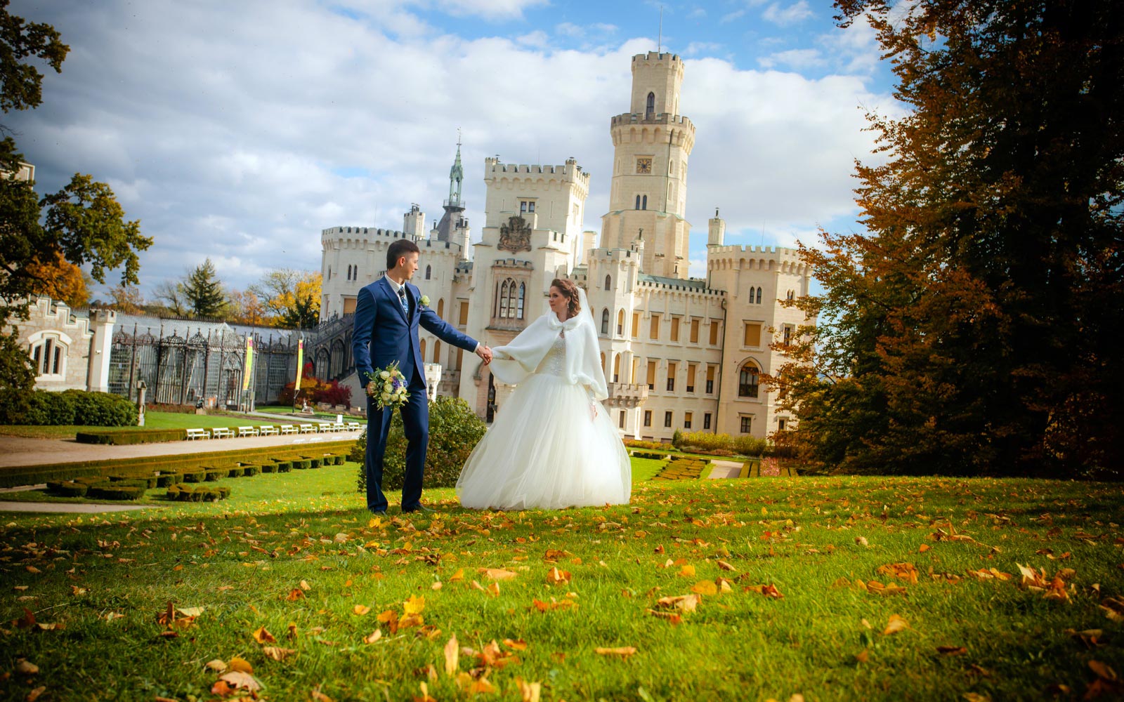 Castle Hluboka nad Vltavou weddings / O & A / wedding photography