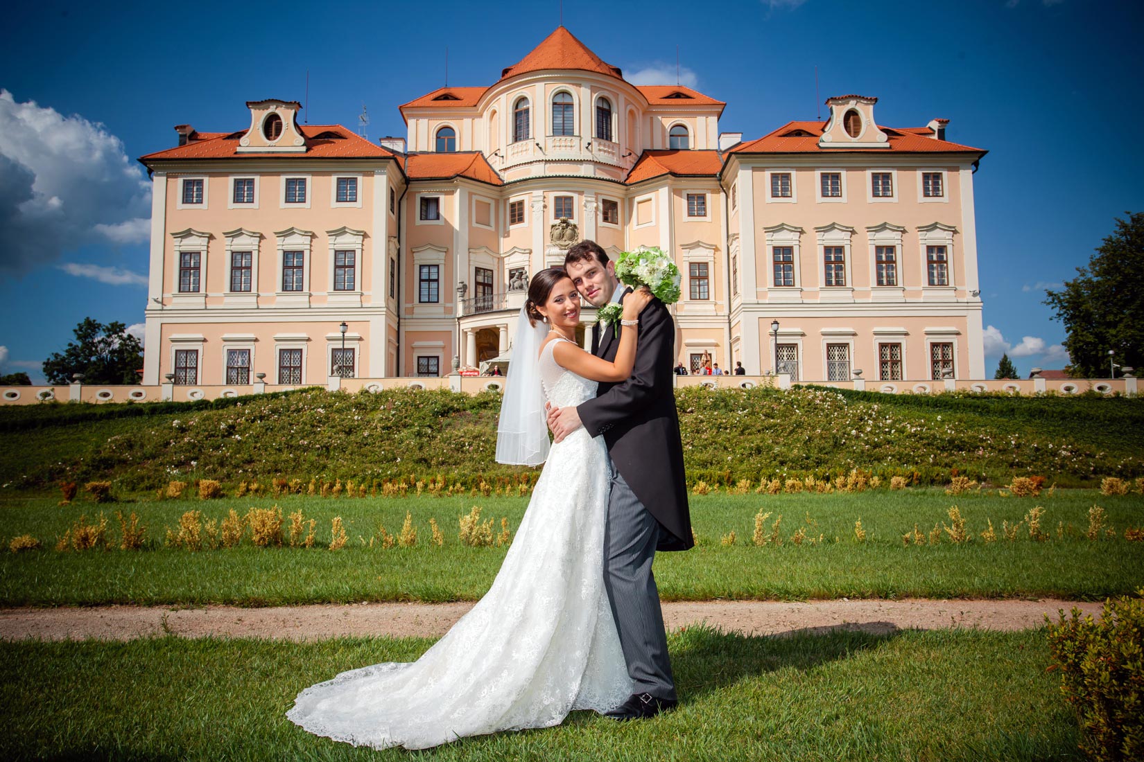Chateau Liblice wedding - AL - wedding day photography