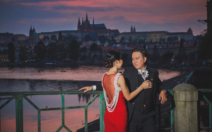 a summer pre wedding portrait session in Prague with C&L from Macau, by American photographer Kurt Vinion