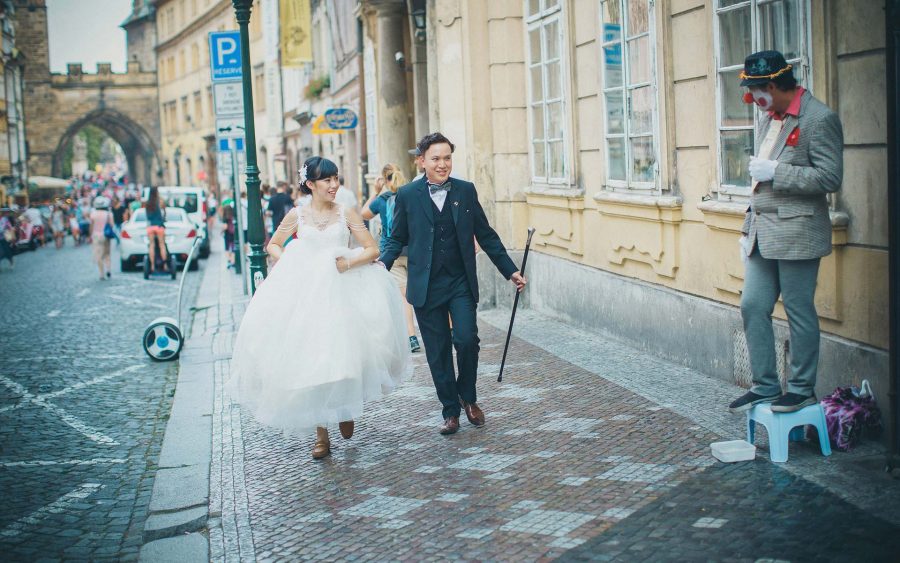 a summer pre wedding portrait session in Prague with C&L from Macau, by American photographer Kurt Vinion