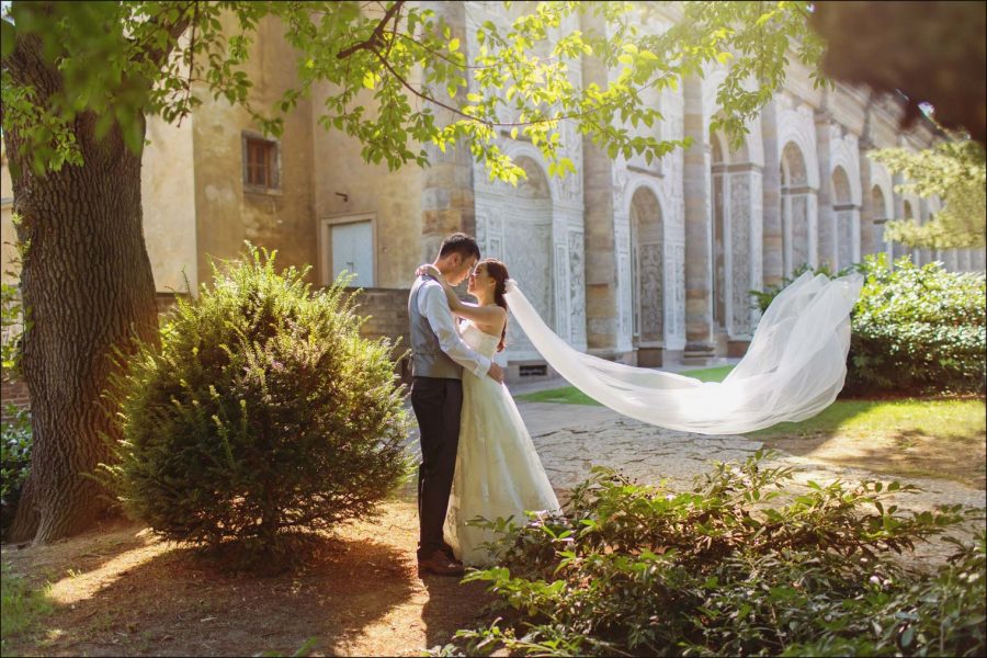 T+P / pre wedding portrait session in Prague