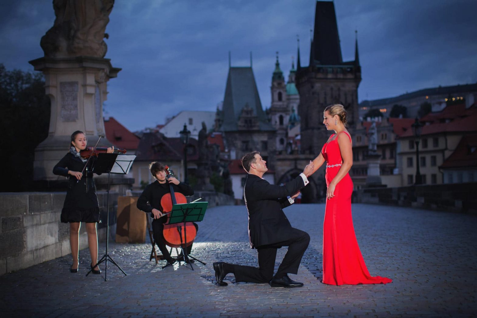 Lauren & Gustav’s marriage proposal in Prague