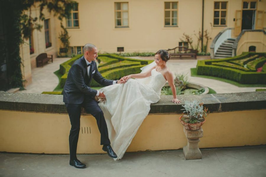 Prague weddings / J&J wedding day portraits at the Vrtba Garden / captured by American photographer Kurt Vinion