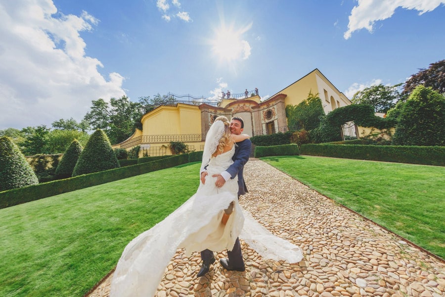 N+D (USA) Vrtba Garden destination wedding in Prague