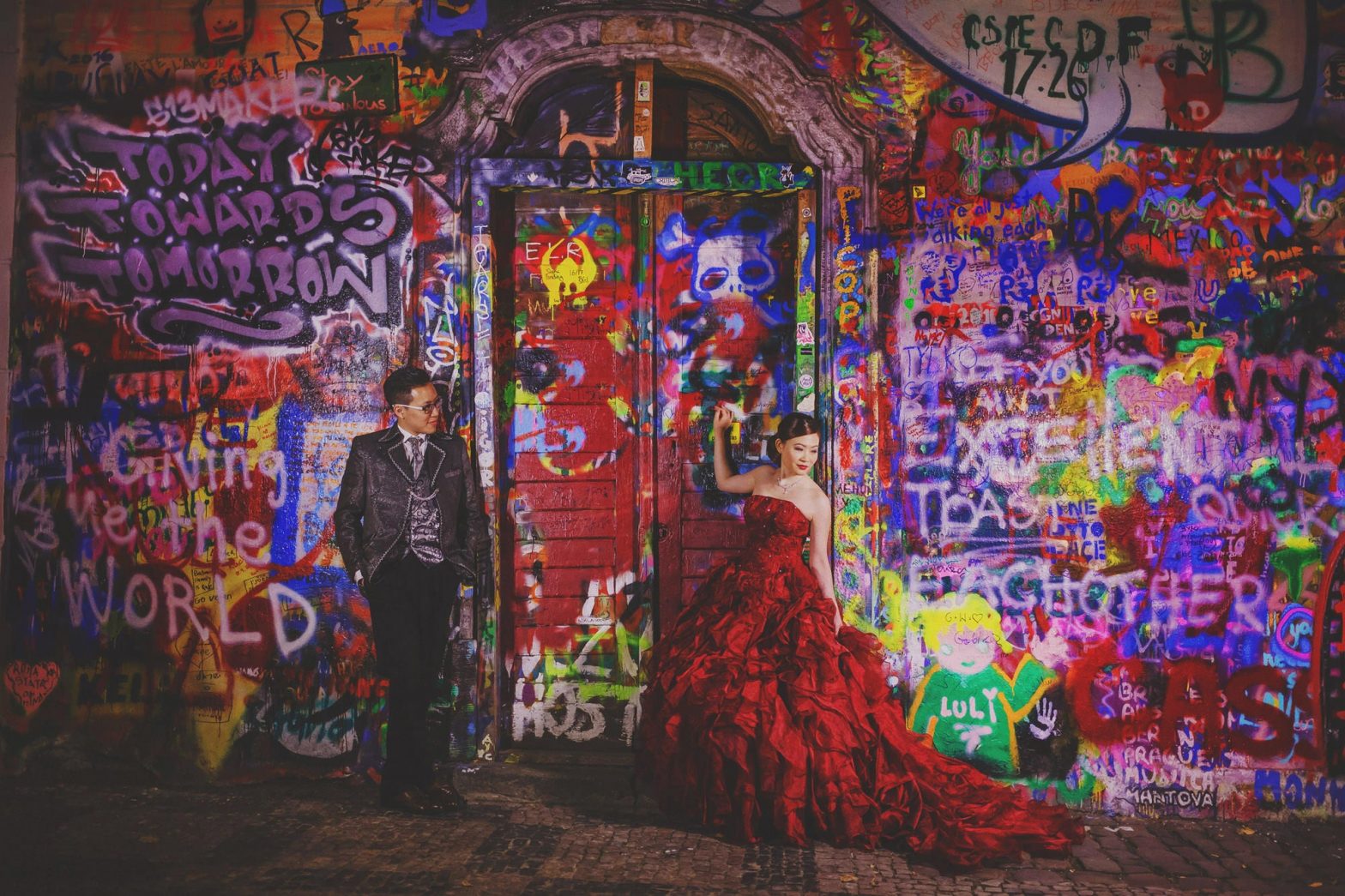 P&H (Hong Kong) Sunrise & Sunset Photo Session in Prague