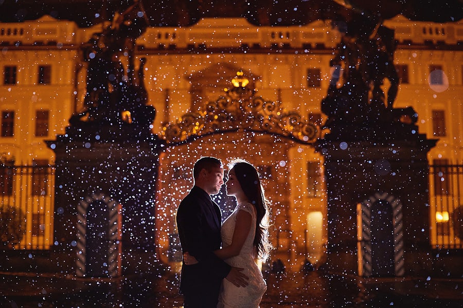 rainy autumn pre-wedding engagement session in Prague